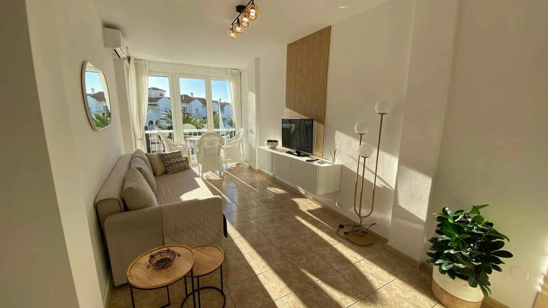 Delfin Nerja Apartman